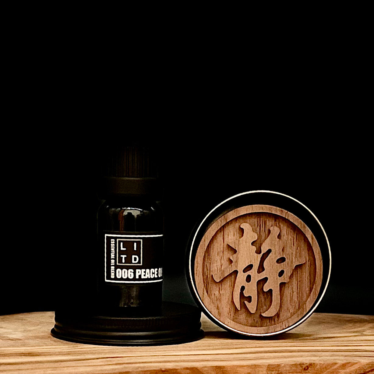 PORTABLE WOODEN DIFFUSER + 1 ESSENTIAL OIL BLEND SET