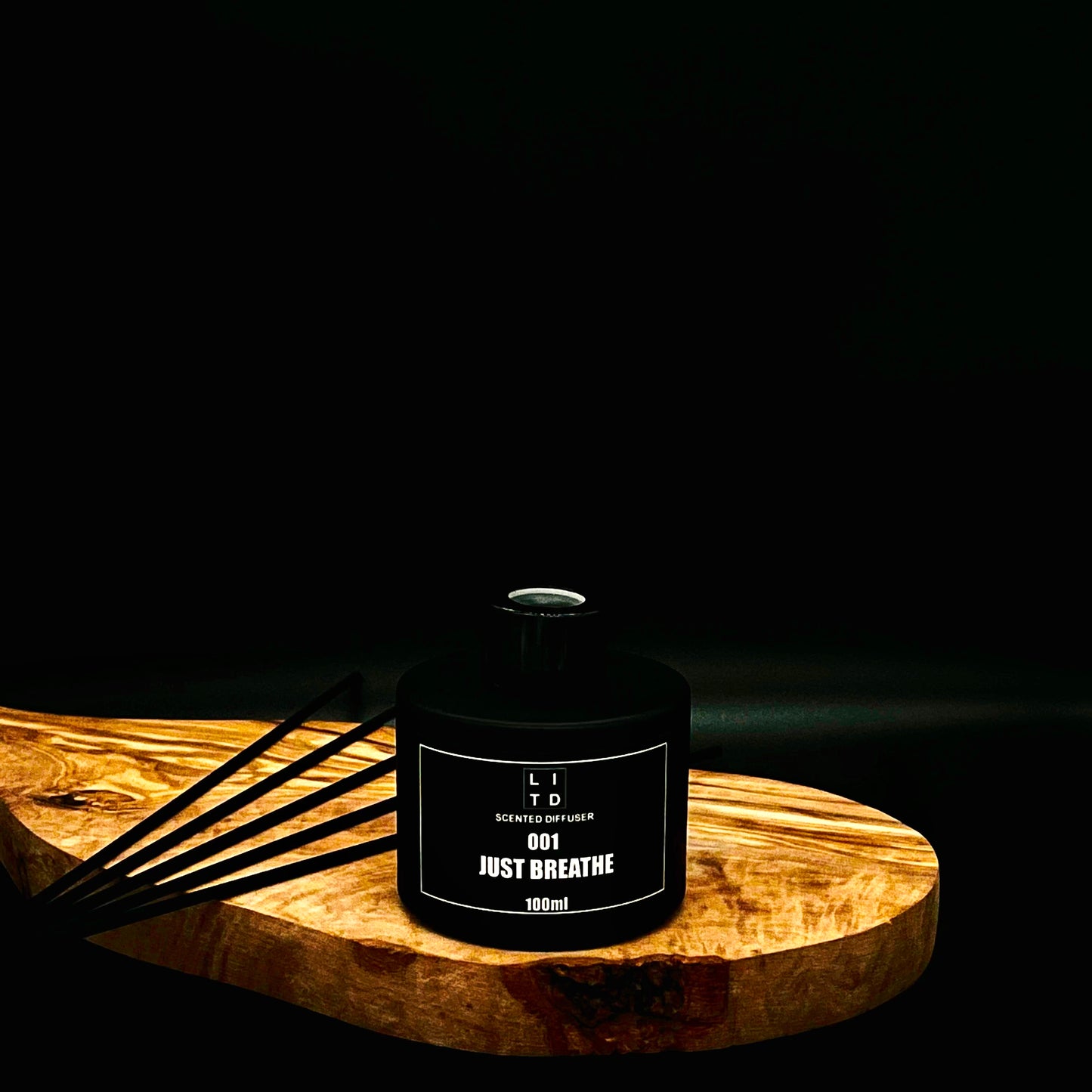 ALCOHOL-FREE WATER BASED REED DIFFUSER - 001 JUST BREATHE