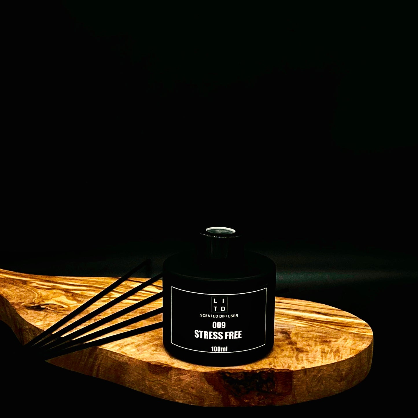 ALCOHOL-FREE REED DIFFUSER - 009 STRESS FREE
