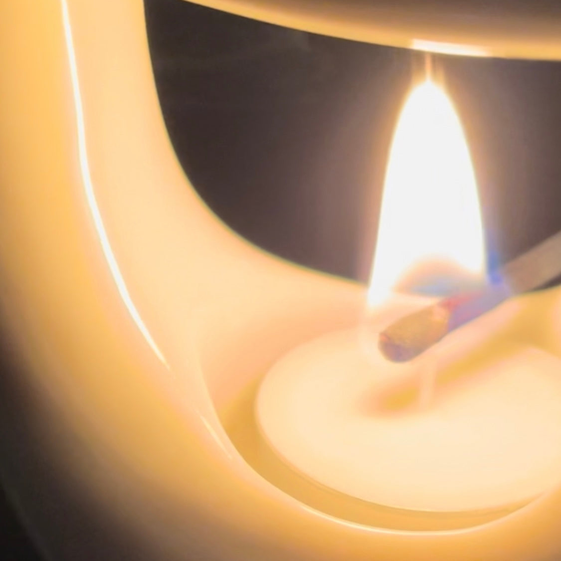 CERAMIC ESSENTIAL OIL BURNER + 2 ESSENTIAL OIL BLENDS SET