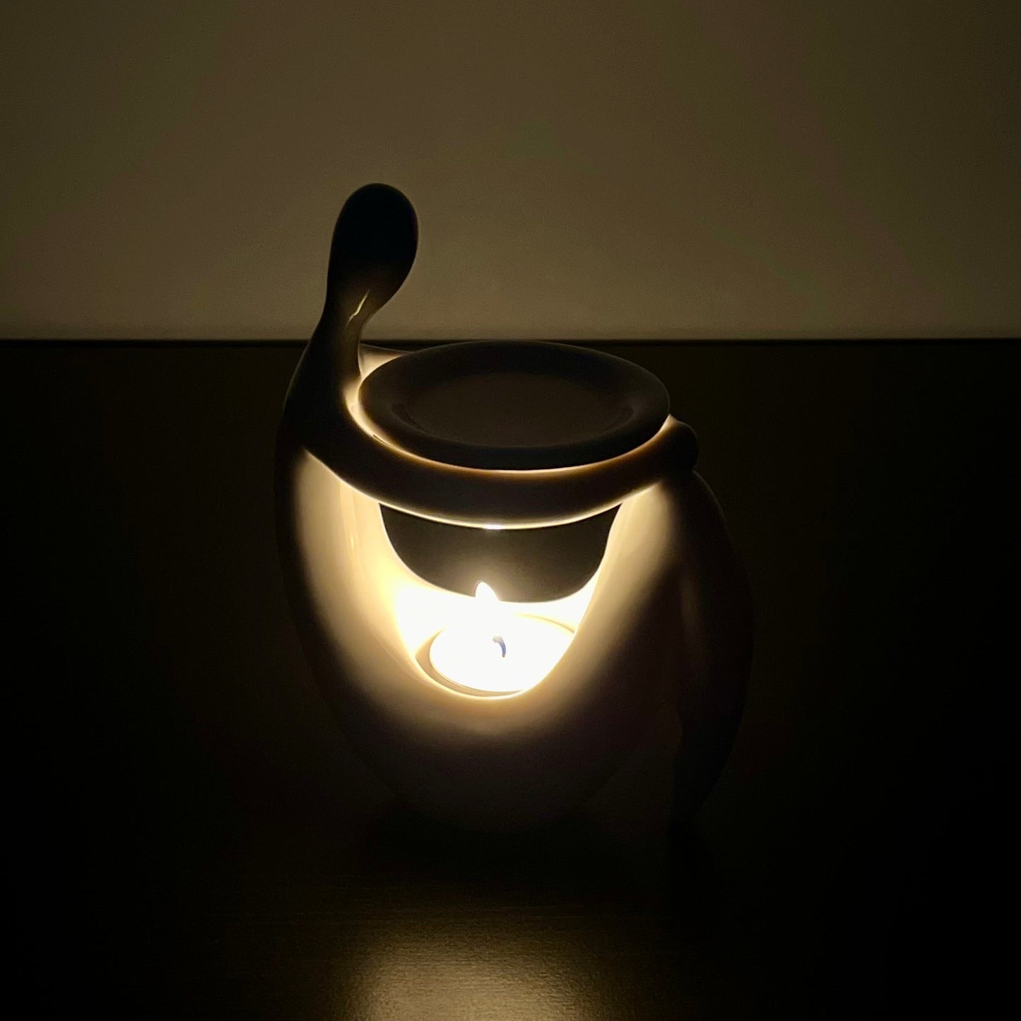 CERAMIC ESSENTIAL OIL BURNER + 2 ESSENTIAL OIL BLENDS SET